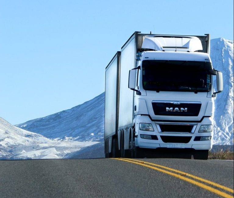 truck, road, vehicle-2407264.jpg